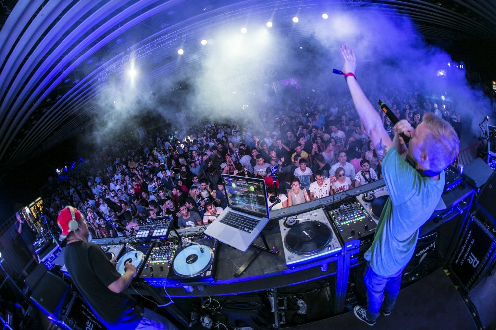 В Баку выбран чемпион мира среди ди-джеев Red Bull Thre3Style (ФОТО)