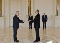 Президент Азербайджана принял верительные грамоты послов ряда стран  (ФОТО)