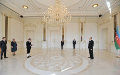 Президент Азербайджана принял верительные грамоты послов ряда стран  (ФОТО)