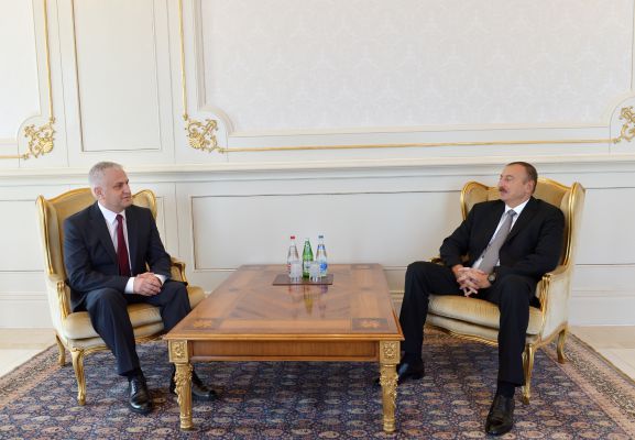 Президент Азербайджана принял верительные грамоты послов ряда стран  (ФОТО)