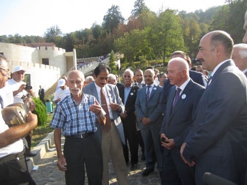 В Азербайджане впервые прошел Фестиваль творчества долгожителей (ФОТО)