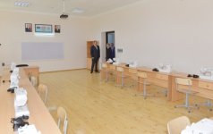 Президент Ильхам Алиев ознакомился с условиями в бакинских школах номер 32 и 12 после ремонта и реконструкции (ФОТО)