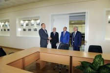 Президент Ильхам Алиев ознакомился с условиями в бакинских школах номер 32 и 12 после ремонта и реконструкции (ФОТО)