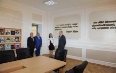 Президент Ильхам Алиев ознакомился с условиями в бакинских школах номер 32 и 12 после ремонта и реконструкции (ФОТО)