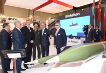 Ильхам Алиев ознакомился с первой Азербайджанской международной выставкой оборонной промышленности (ФОТО)