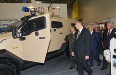 Ильхам Алиев ознакомился с первой Азербайджанской международной выставкой оборонной промышленности (ФОТО)