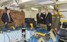 Ильхам Алиев ознакомился с первой Азербайджанской международной выставкой оборонной промышленности (ФОТО)