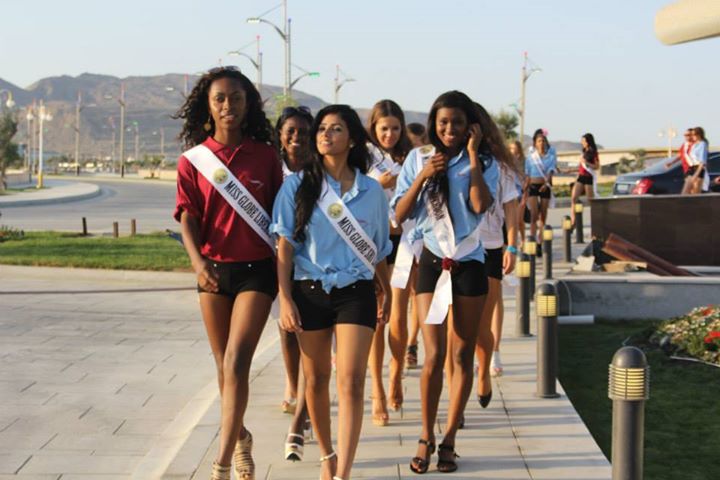 Финалистки "Miss Globe İnternational": "Баку - настоящий райский уголок земли" (ФОТО)