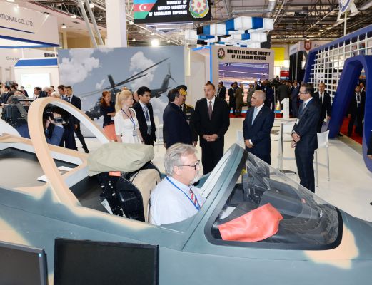 Ильхам Алиев ознакомился с первой Азербайджанской международной выставкой оборонной промышленности (ФОТО)