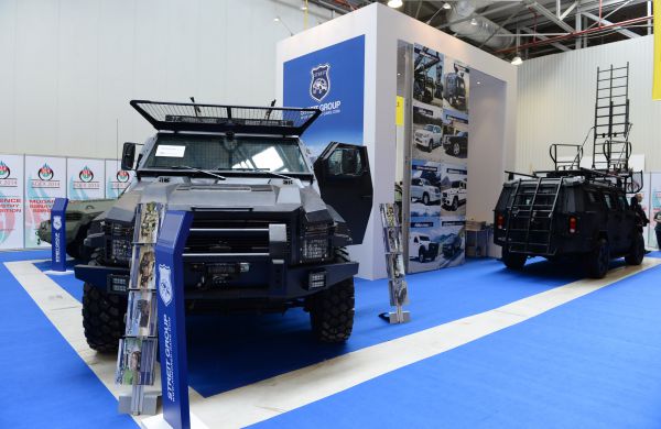 Ильхам Алиев ознакомился с первой Азербайджанской международной выставкой оборонной промышленности (ФОТО)