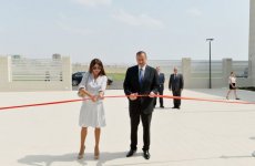 Президент Ильхам Алиев и его супруга приняли участие в открытии Бакинского французского лицея (ФОТО)