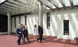 Президент Ильхам Алиев и его супруга приняли участие в открытии Бакинского французского лицея (ФОТО)