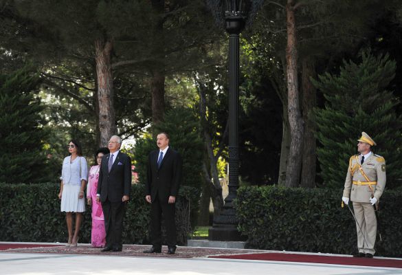 В Баку состоялась церемония официальной встречи премьер-министра Малайзии (ФОТО)