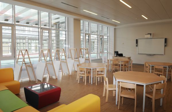 Президент Ильхам Алиев и его супруга приняли участие в открытии Бакинского французского лицея (ФОТО)