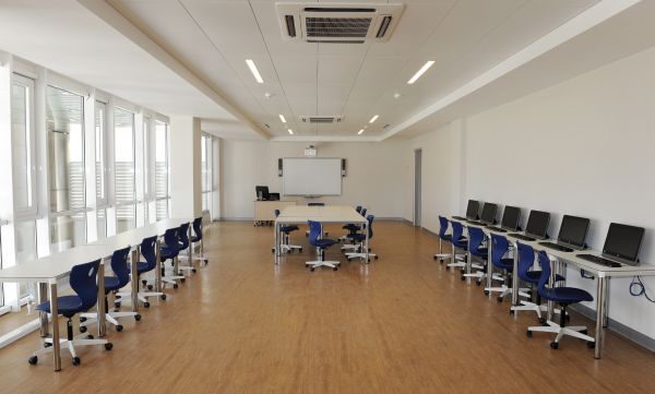 Президент Ильхам Алиев и его супруга приняли участие в открытии Бакинского французского лицея (ФОТО)