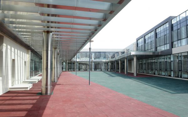 Президент Ильхам Алиев и его супруга приняли участие в открытии Бакинского французского лицея (ФОТО)