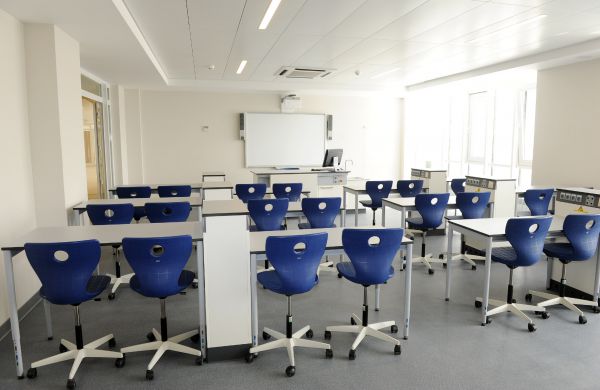 Президент Ильхам Алиев и его супруга приняли участие в открытии Бакинского французского лицея (ФОТО)