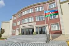 Президент Азербайджана принял участие в открытии новых зданий средних школ в поселке Амирджан и Бинагадинском районе Баку (ФОТО)