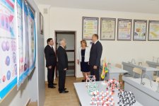 Президент Азербайджана принял участие в открытии новых зданий средних школ в поселке Амирджан и Бинагадинском районе Баку (ФОТО)