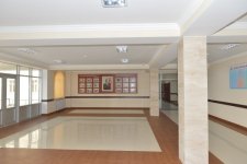 Президент Азербайджана принял участие в открытии новых зданий средних школ в поселке Амирджан и Бинагадинском районе Баку (ФОТО)