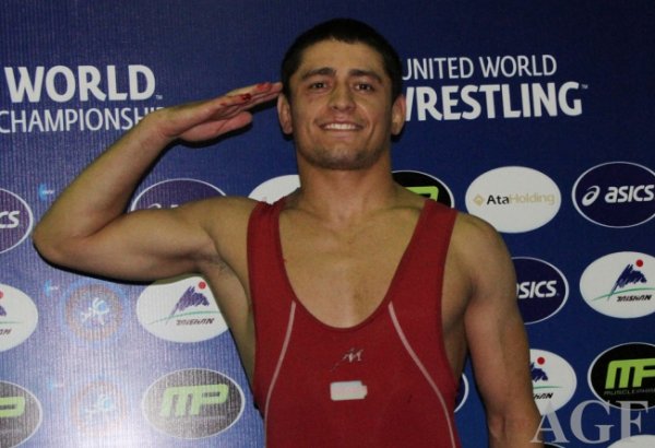 Азербайджанский борец одержал победу над армянином и завоевал олимпийскую лицензию (ВИДЕО)