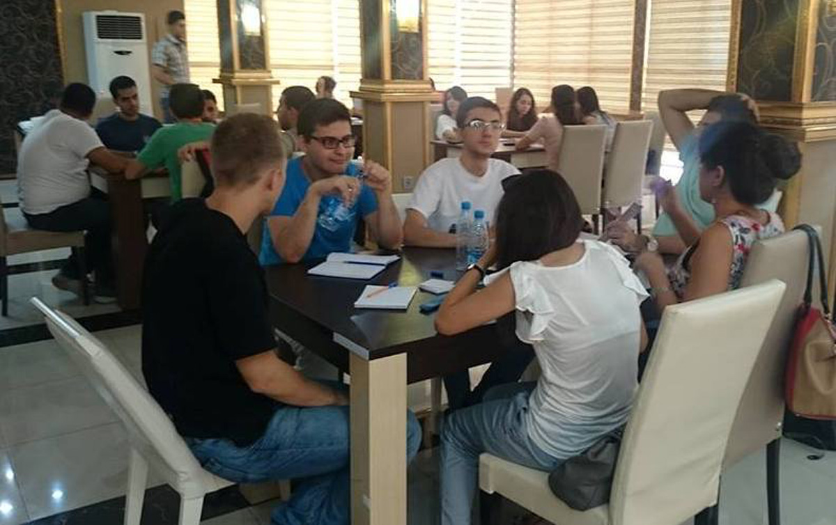 КИИ "Азербайджан" провел турнир по разновидности игры "Что? Где? Когда?" -  по "бескрылкам" (ФОТО)