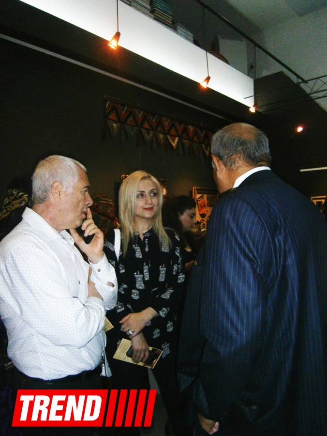 "Азербайджанская национальная одежда": очарование работ Камали К. Янссон (ФОТО)