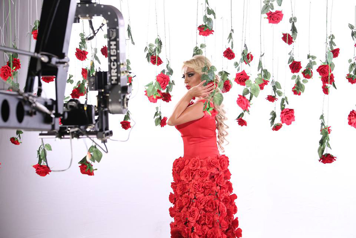 Севиндж Мусаева представила фотосессию к новому альбому “Qızılgülüm” (ФОТО)