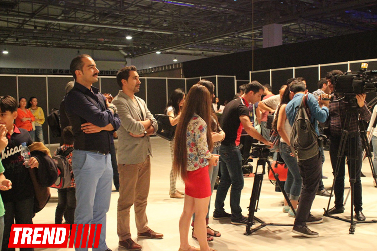 В Баку открылось грандиозное "Шоу динозавров" – звезды, радость детей и родителей (ФОТО)