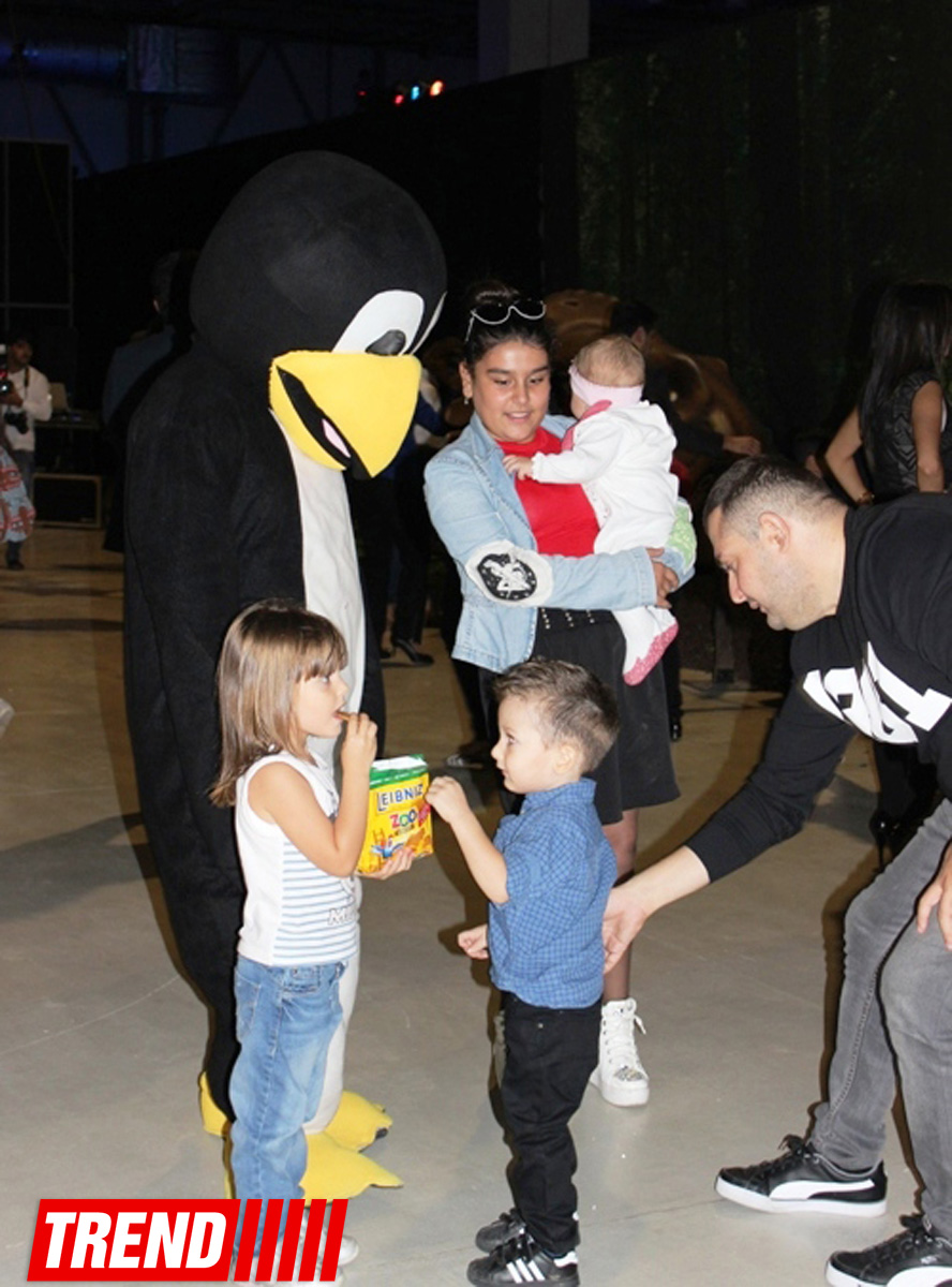 В Баку открылось грандиозное "Шоу динозавров" – звезды, радость детей и родителей (ФОТО)