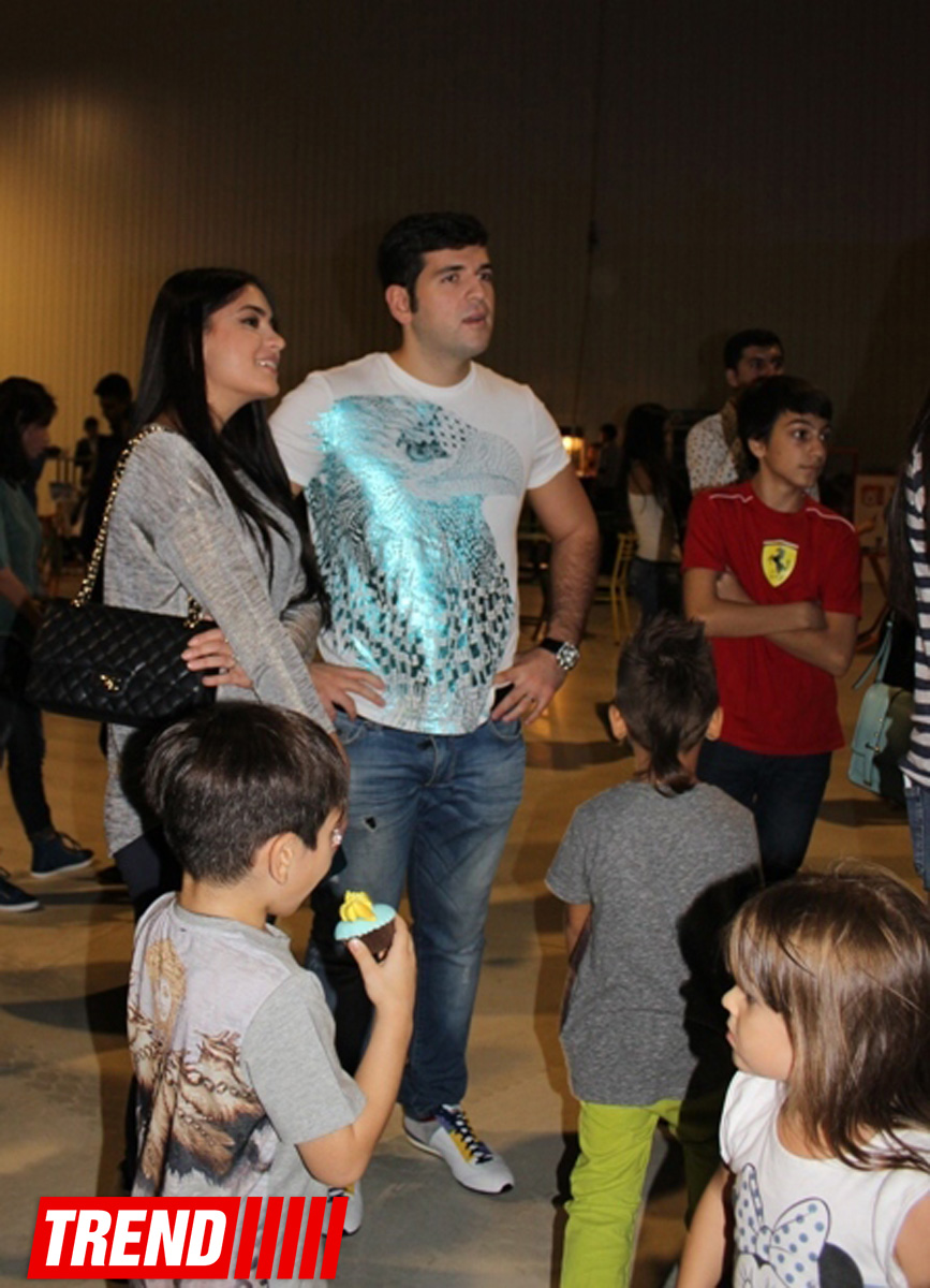 В Баку открылось грандиозное "Шоу динозавров" – звезды, радость детей и родителей (ФОТО)