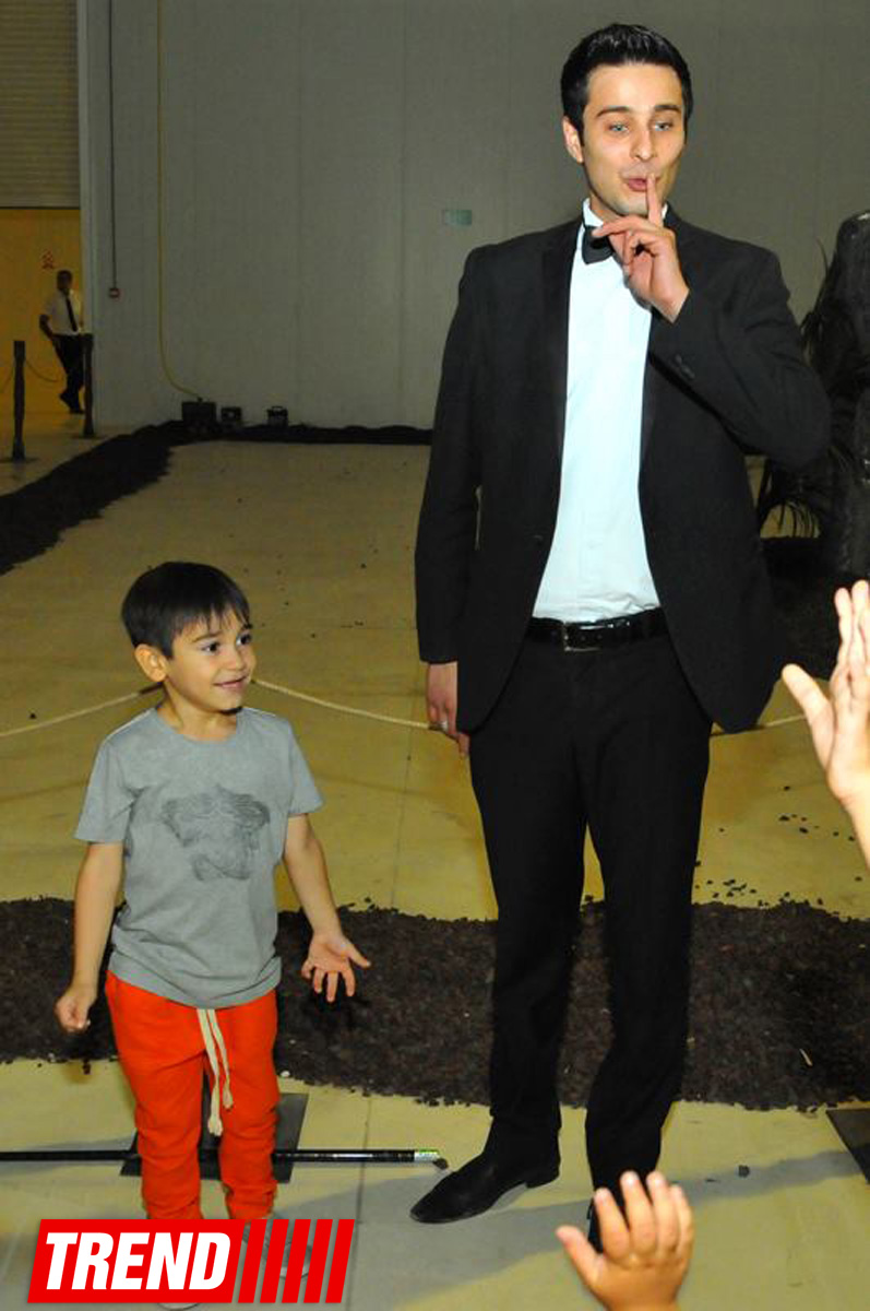 В Баку открылось грандиозное "Шоу динозавров" – звезды, радость детей и родителей (ФОТО)