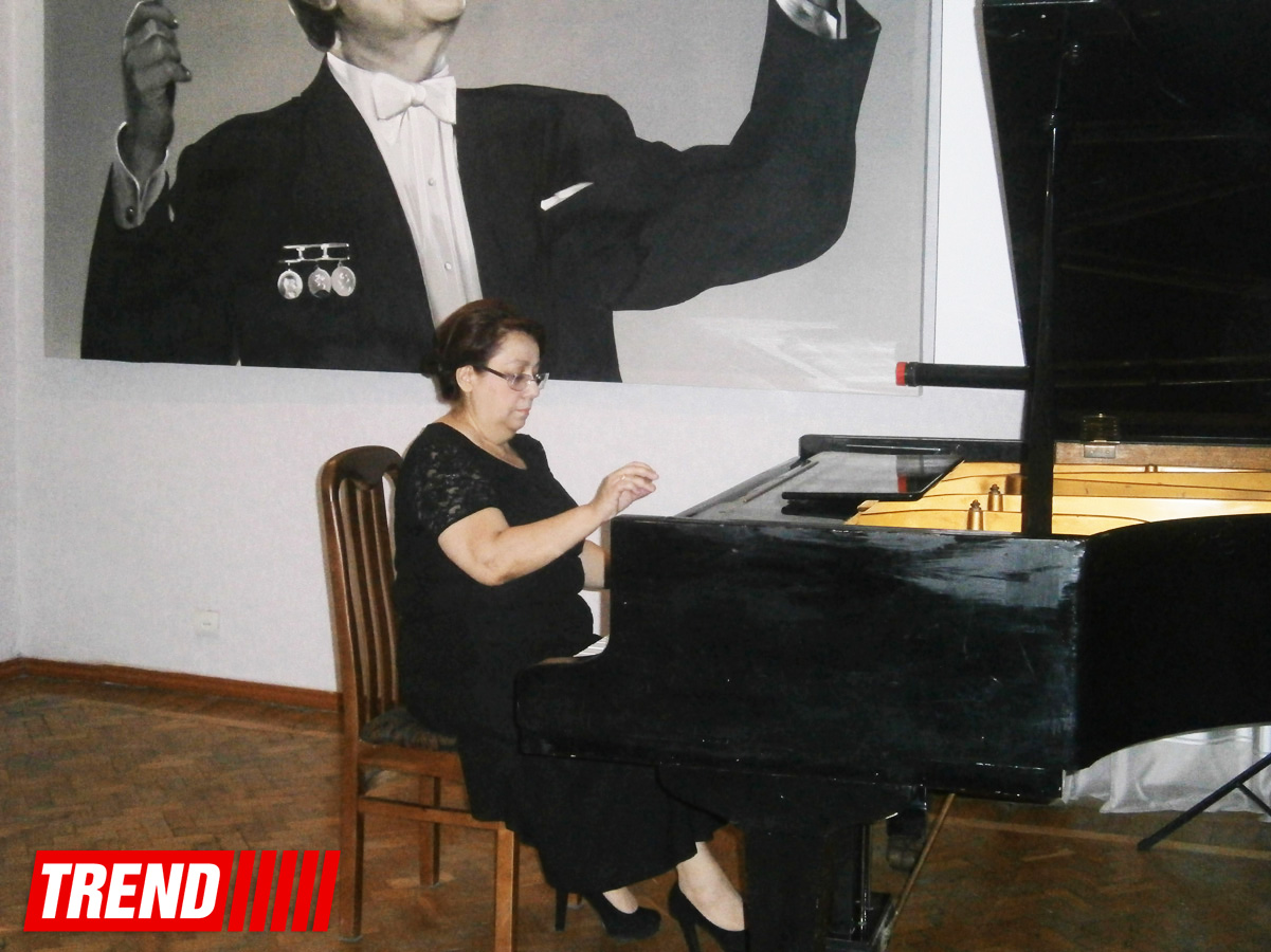 В Баку отметили 20-летие со дня открытия квартиры-музея Ниязи (ФОТО)