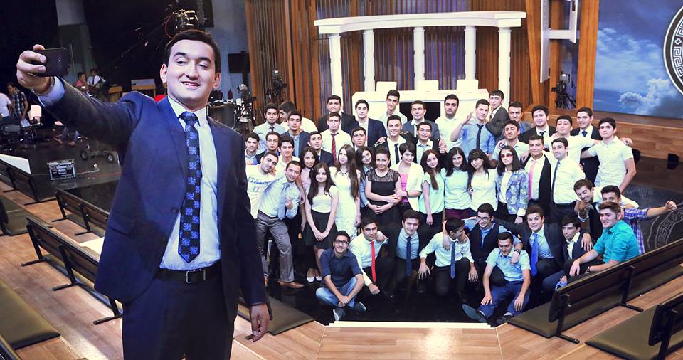 Интеллектуальное шоу "Parlaq Zəka" начинает новый сезон – отличный шанс для обучения за рубежом (ФОТО)