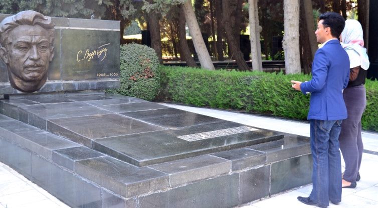 Мушарраф Акай и Фаиг Агаев почтили память выдающихся государственных деятелей и шехидов Азербайджана (ФОТО)