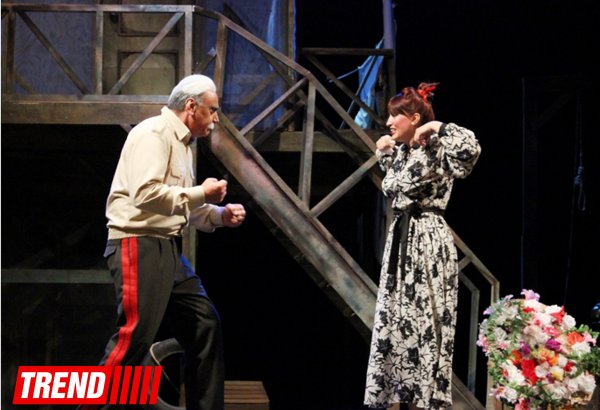 "Лучше быть живым бабником, чем мертвым Героем Советского Союза" -  премьера трагикомедии "Последний приказ генерала" в Баку (ФОТО)