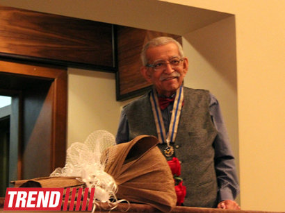 "Лучше быть живым бабником, чем мертвым Героем Советского Союза" -  премьера трагикомедии "Последний приказ генерала" в Баку (ФОТО)