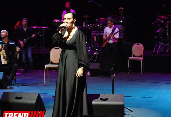 Неповторимая Елена Ваенга в Баку: импровизация и буря аплодисментов  (ФОТО)