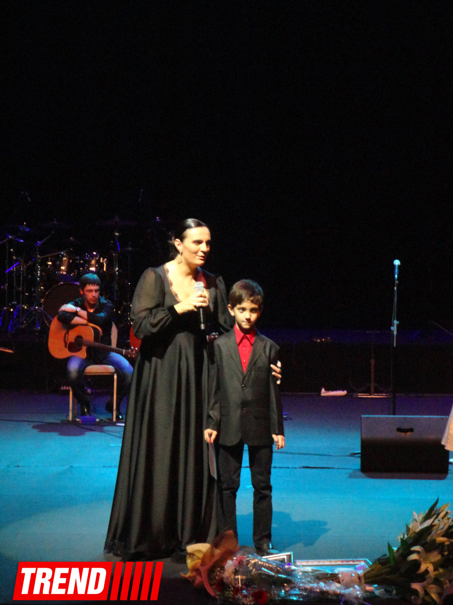 Неповторимая Елена Ваенга в Баку: импровизация и буря аплодисментов  (ФОТО)