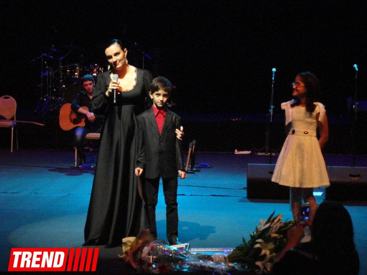 Неповторимая Елена Ваенга в Баку: импровизация и буря аплодисментов  (ФОТО)