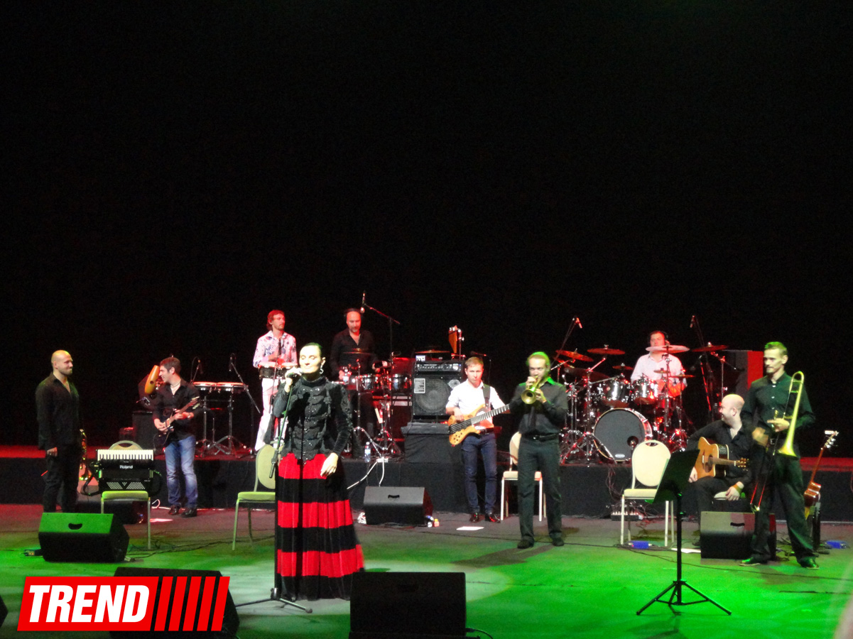 Неповторимая Елена Ваенга в Баку: импровизация и буря аплодисментов  (ФОТО)