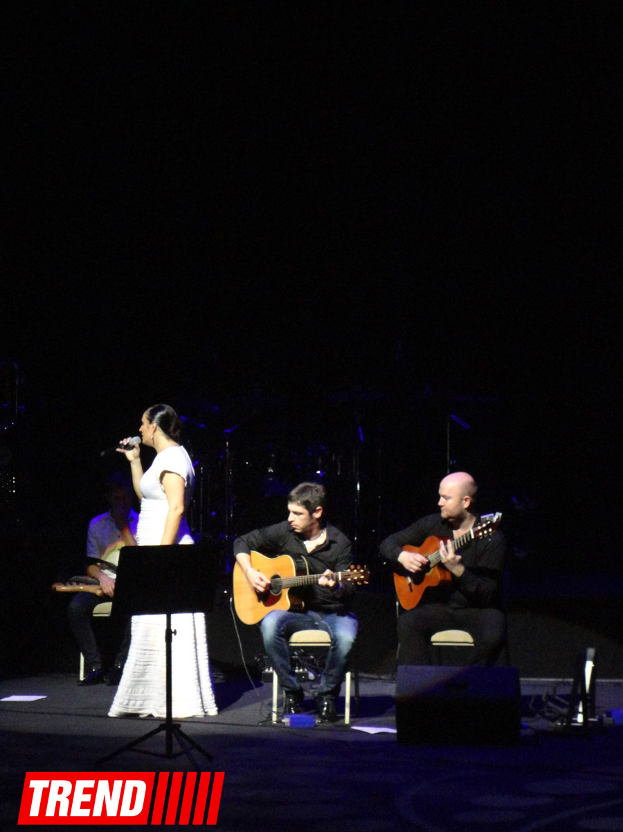 Неповторимая Елена Ваенга в Баку: импровизация и буря аплодисментов  (ФОТО)