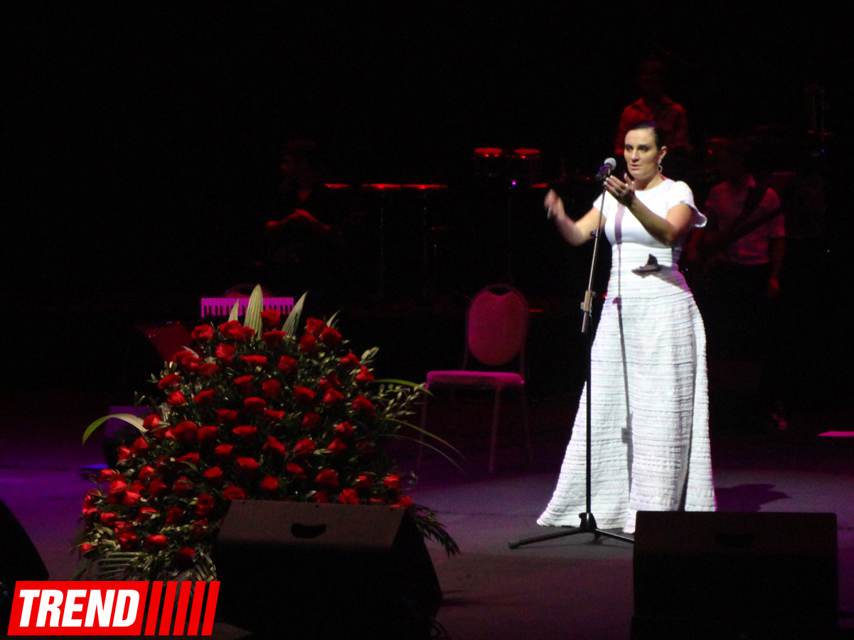Неповторимая Елена Ваенга в Баку: импровизация и буря аплодисментов  (ФОТО)