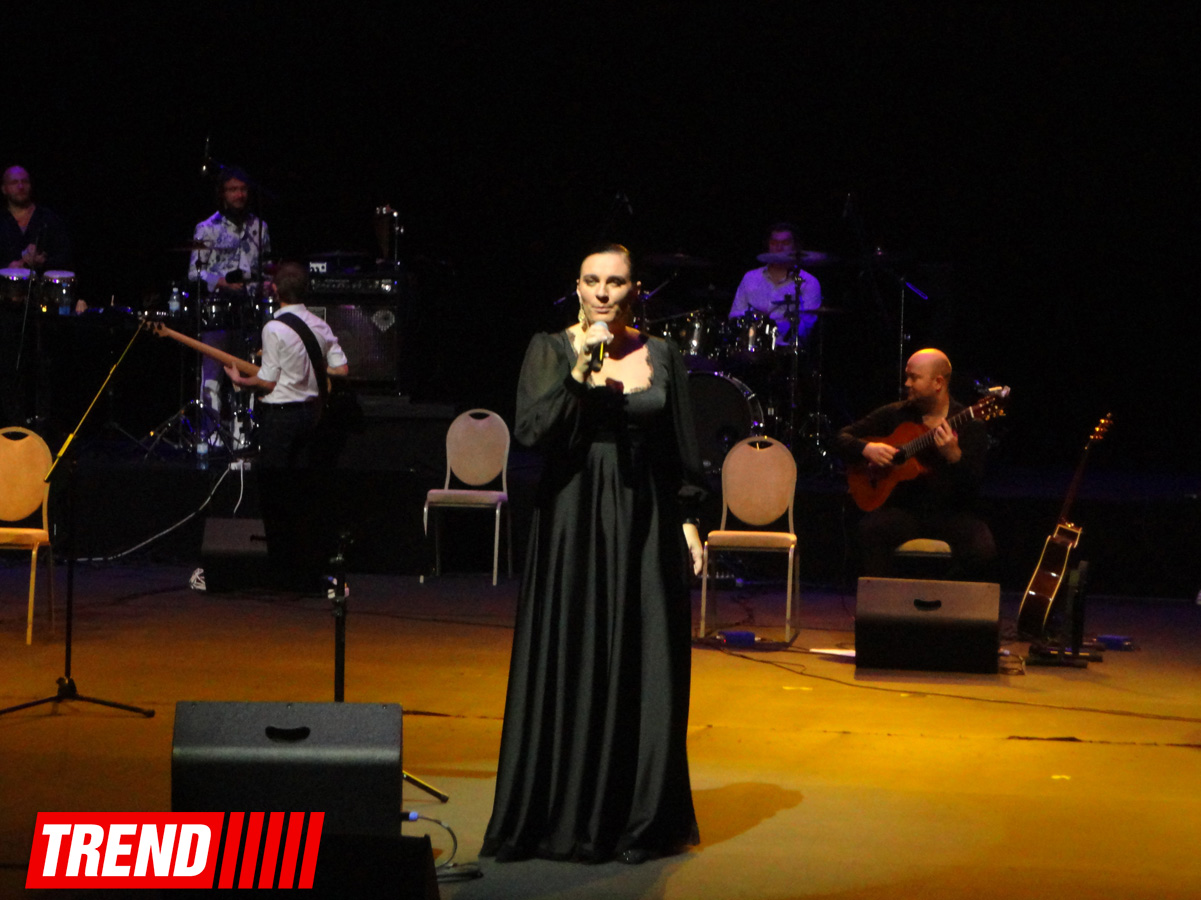 Неповторимая Елена Ваенга в Баку: импровизация и буря аплодисментов  (ФОТО)