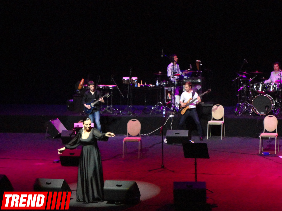 Неповторимая Елена Ваенга в Баку: импровизация и буря аплодисментов  (ФОТО)