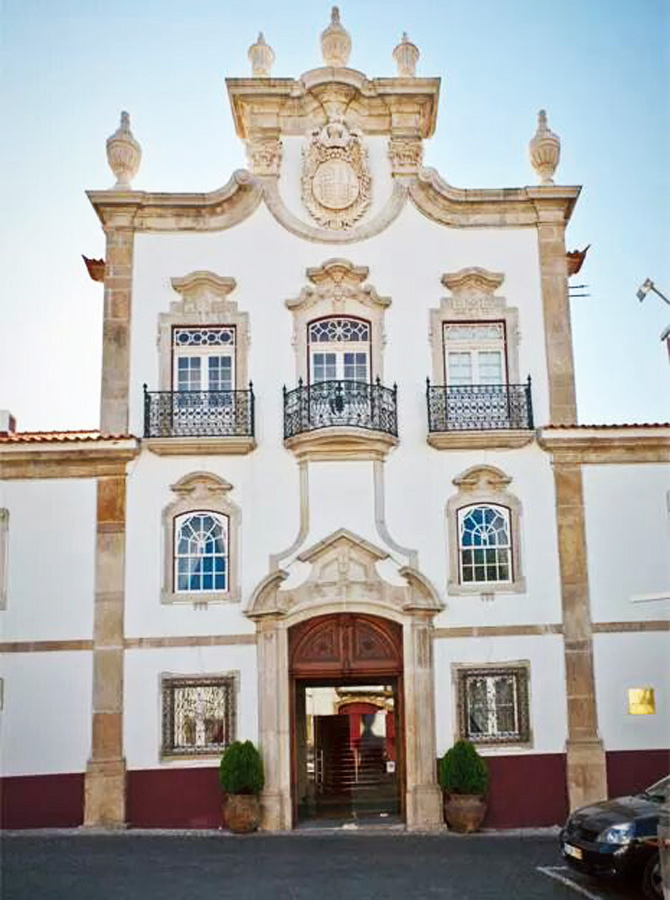 Работы сюрреалиста Мехрибан Эфенди будут представлены во Дворце Луиза в Португалии (ФОТО)