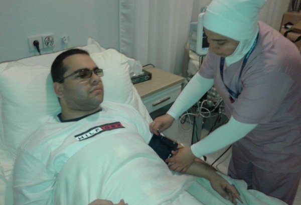 Госпитализирован популярный азербайджанский певец (ФОТО)