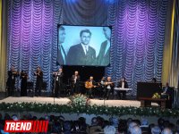 В Баку прошел вечер, посвященный 100-летию народного писателя Гылмана Илькина (ФОТО)