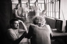 Он не был одинок - в коридоре шумел старый холодильник... (ФОТО)