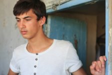 Он не был одинок - в коридоре шумел старый холодильник... (ФОТО)